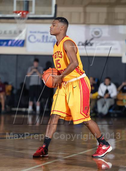 Thumbnail 2 in Oak Ridge vs. Yates (City of Palms Classic) photogallery.