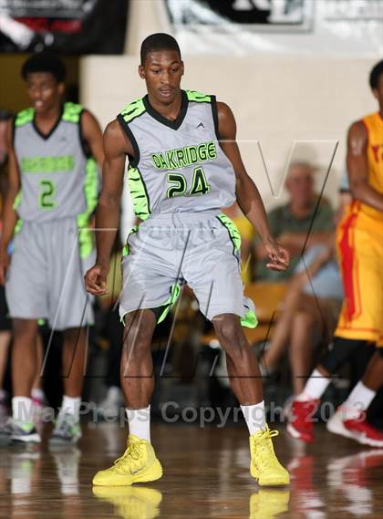 Thumbnail 2 in Oak Ridge vs. Yates (City of Palms Classic) photogallery.