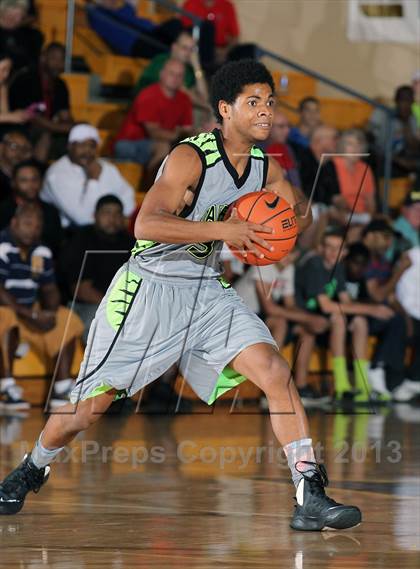 Thumbnail 3 in Oak Ridge vs. Yates (City of Palms Classic) photogallery.