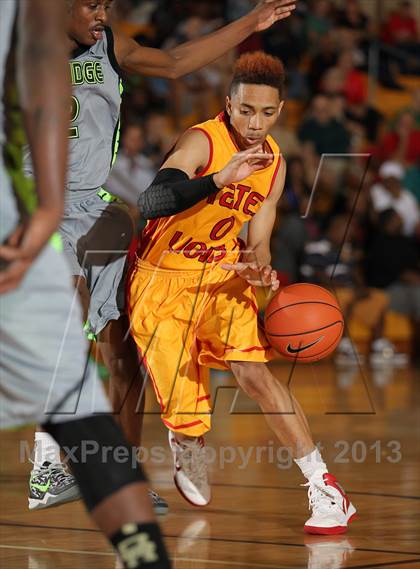 Thumbnail 3 in Oak Ridge vs. Yates (City of Palms Classic) photogallery.