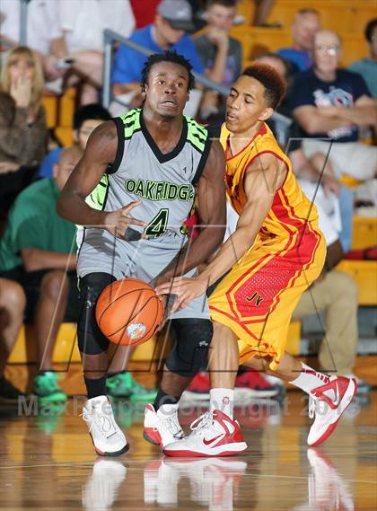 Thumbnail 3 in Oak Ridge vs. Yates (City of Palms Classic) photogallery.