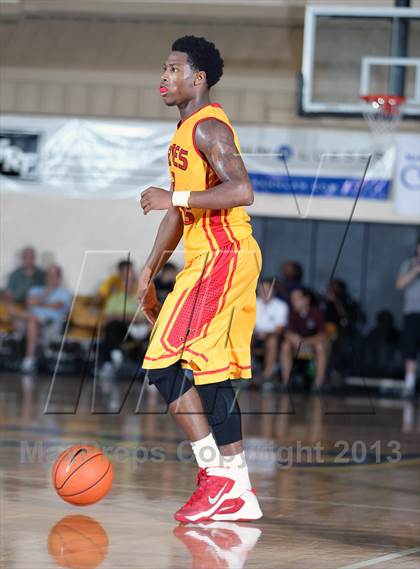 Thumbnail 2 in Oak Ridge vs. Yates (City of Palms Classic) photogallery.
