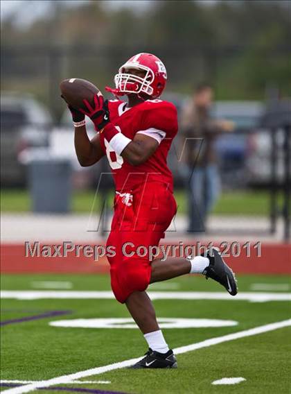 Thumbnail 1 in El Campo vs. La Marque (4A Region 3 Bi-District Playoffs) photogallery.