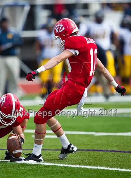 Thumbnail 3 in El Campo vs. La Marque (4A Region 3 Bi-District Playoffs) photogallery.