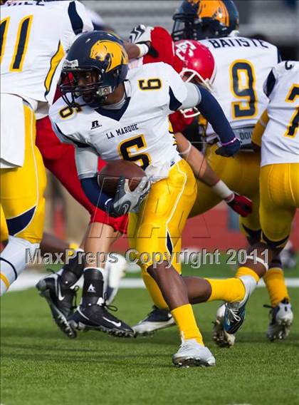Thumbnail 2 in El Campo vs. La Marque (4A Region 3 Bi-District Playoffs) photogallery.