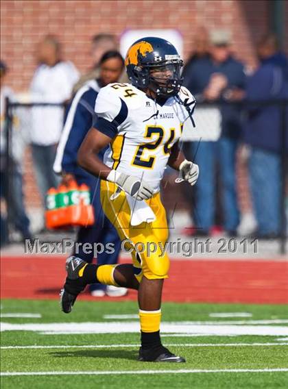 Thumbnail 3 in El Campo vs. La Marque (4A Region 3 Bi-District Playoffs) photogallery.