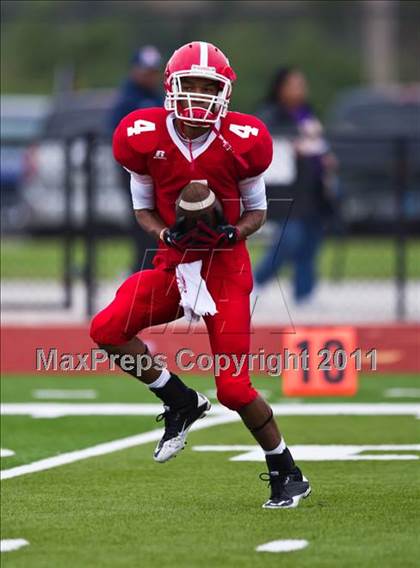Thumbnail 1 in El Campo vs. La Marque (4A Region 3 Bi-District Playoffs) photogallery.
