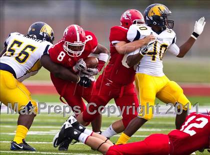 Thumbnail 1 in El Campo vs. La Marque (4A Region 3 Bi-District Playoffs) photogallery.