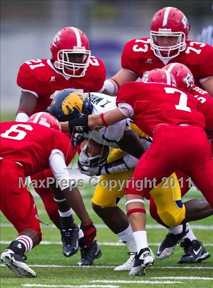 Thumbnail 2 in El Campo vs. La Marque (4A Region 3 Bi-District Playoffs) photogallery.