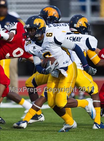 Thumbnail 1 in El Campo vs. La Marque (4A Region 3 Bi-District Playoffs) photogallery.