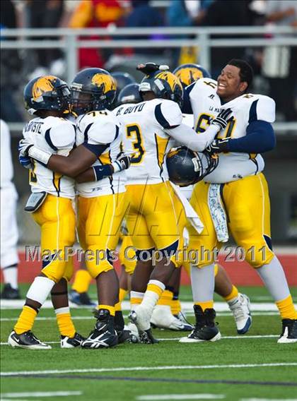 Thumbnail 1 in El Campo vs. La Marque (4A Region 3 Bi-District Playoffs) photogallery.