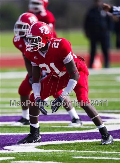 Thumbnail 2 in El Campo vs. La Marque (4A Region 3 Bi-District Playoffs) photogallery.