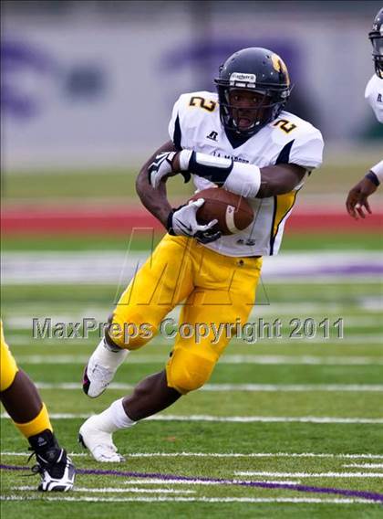 Thumbnail 1 in El Campo vs. La Marque (4A Region 3 Bi-District Playoffs) photogallery.