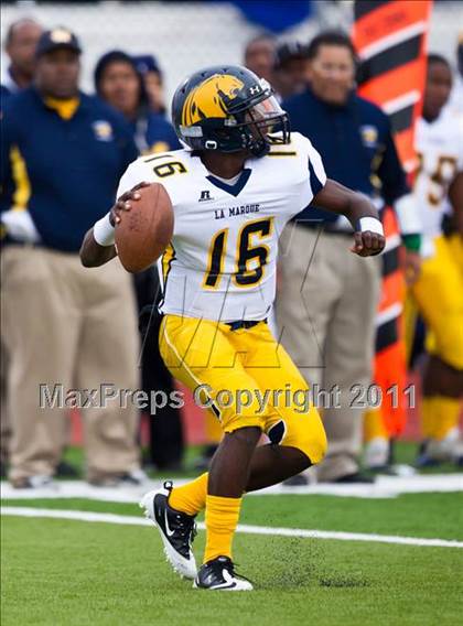 Thumbnail 2 in El Campo vs. La Marque (4A Region 3 Bi-District Playoffs) photogallery.