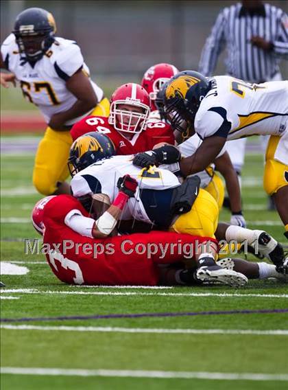 Thumbnail 2 in El Campo vs. La Marque (4A Region 3 Bi-District Playoffs) photogallery.