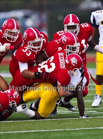 Thumbnail 1 in El Campo vs. La Marque (4A Region 3 Bi-District Playoffs) photogallery.