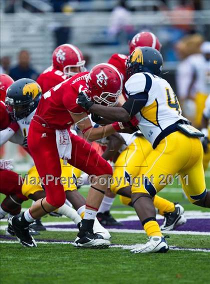 Thumbnail 2 in El Campo vs. La Marque (4A Region 3 Bi-District Playoffs) photogallery.