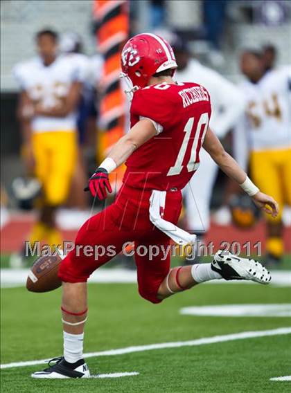 Thumbnail 1 in El Campo vs. La Marque (4A Region 3 Bi-District Playoffs) photogallery.