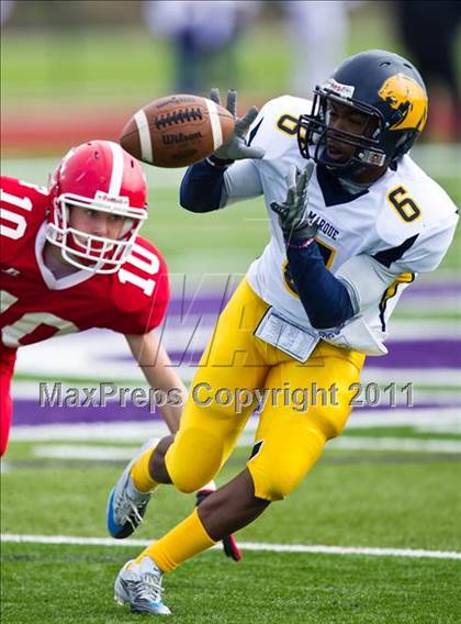 Thumbnail 1 in El Campo vs. La Marque (4A Region 3 Bi-District Playoffs) photogallery.