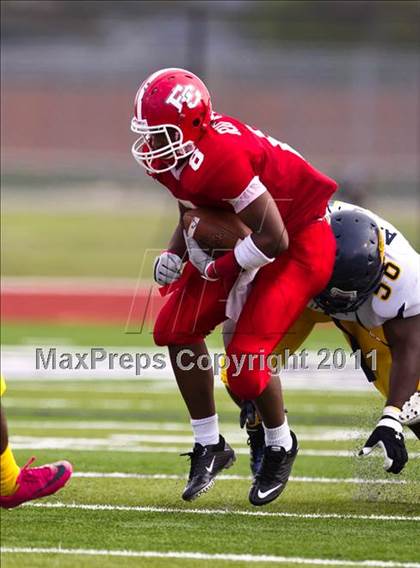 Thumbnail 2 in El Campo vs. La Marque (4A Region 3 Bi-District Playoffs) photogallery.