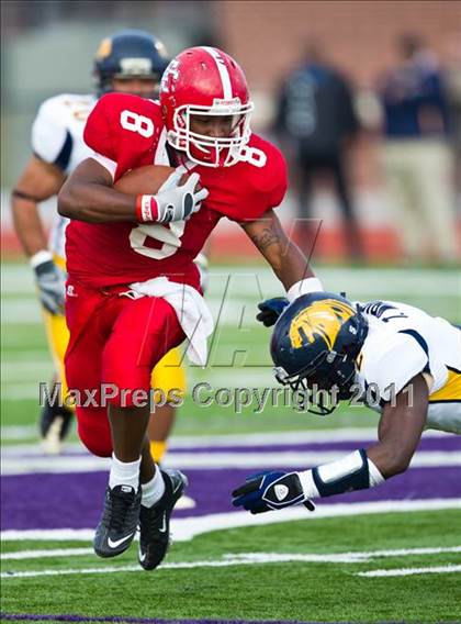 Thumbnail 1 in El Campo vs. La Marque (4A Region 3 Bi-District Playoffs) photogallery.