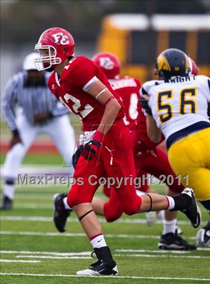Thumbnail 3 in El Campo vs. La Marque (4A Region 3 Bi-District Playoffs) photogallery.