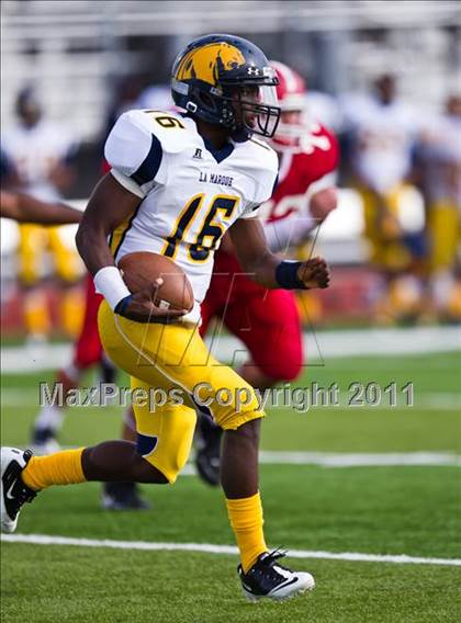 Thumbnail 1 in El Campo vs. La Marque (4A Region 3 Bi-District Playoffs) photogallery.