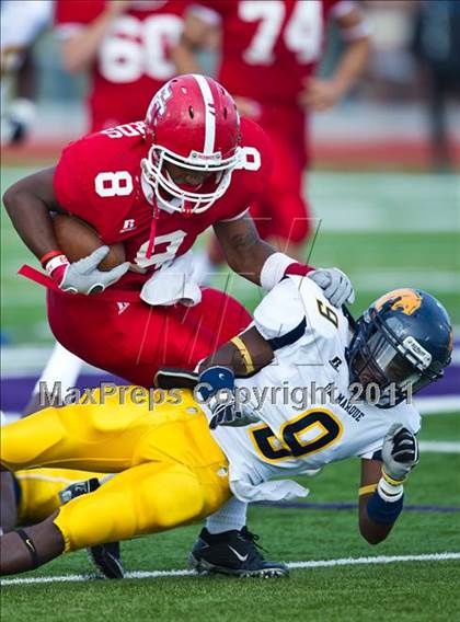 Thumbnail 3 in El Campo vs. La Marque (4A Region 3 Bi-District Playoffs) photogallery.