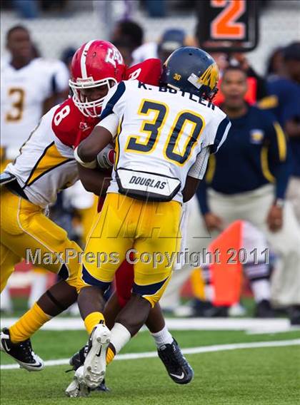 Thumbnail 2 in El Campo vs. La Marque (4A Region 3 Bi-District Playoffs) photogallery.