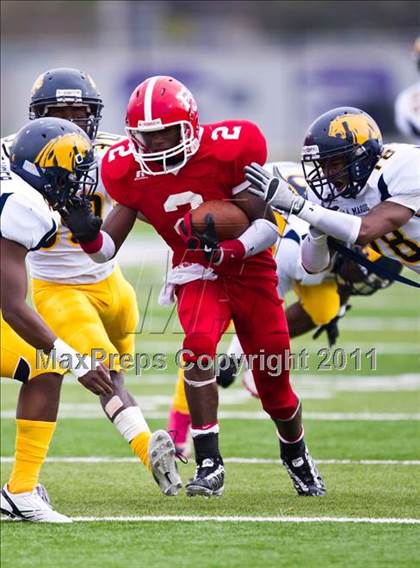 Thumbnail 3 in El Campo vs. La Marque (4A Region 3 Bi-District Playoffs) photogallery.