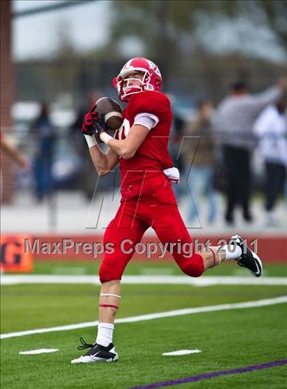 Thumbnail 3 in El Campo vs. La Marque (4A Region 3 Bi-District Playoffs) photogallery.