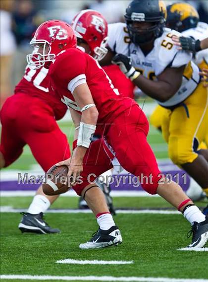 Thumbnail 1 in El Campo vs. La Marque (4A Region 3 Bi-District Playoffs) photogallery.