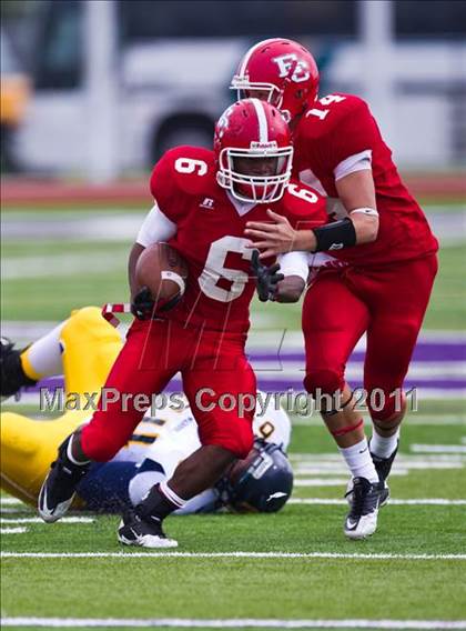 Thumbnail 2 in El Campo vs. La Marque (4A Region 3 Bi-District Playoffs) photogallery.
