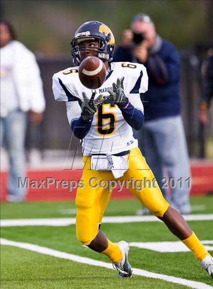 Thumbnail 3 in El Campo vs. La Marque (4A Region 3 Bi-District Playoffs) photogallery.