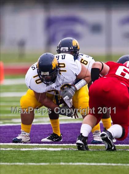 Thumbnail 3 in El Campo vs. La Marque (4A Region 3 Bi-District Playoffs) photogallery.