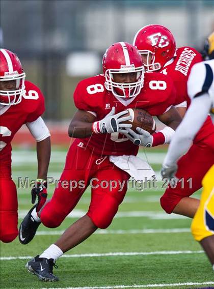 Thumbnail 3 in El Campo vs. La Marque (4A Region 3 Bi-District Playoffs) photogallery.