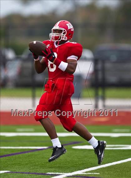 Thumbnail 2 in El Campo vs. La Marque (4A Region 3 Bi-District Playoffs) photogallery.