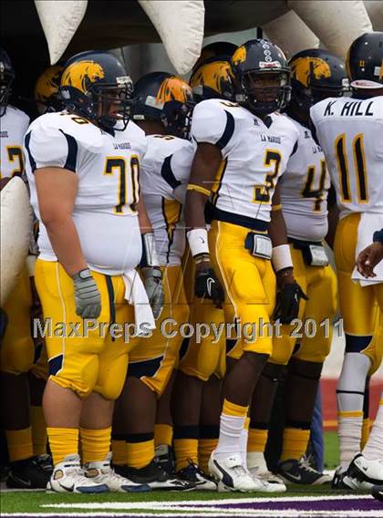 Thumbnail 3 in El Campo vs. La Marque (4A Region 3 Bi-District Playoffs) photogallery.
