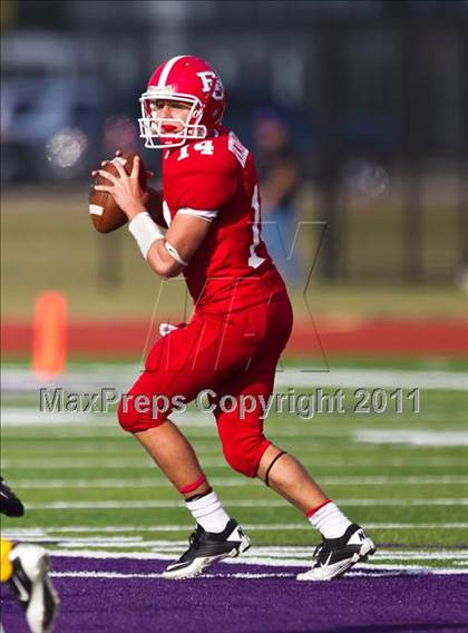 Thumbnail 1 in El Campo vs. La Marque (4A Region 3 Bi-District Playoffs) photogallery.