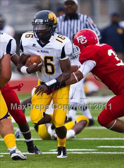 Thumbnail 2 in El Campo vs. La Marque (4A Region 3 Bi-District Playoffs) photogallery.