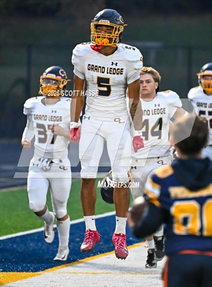 Thumbnail 1 in Grand Ledge @ DeWitt photogallery.
