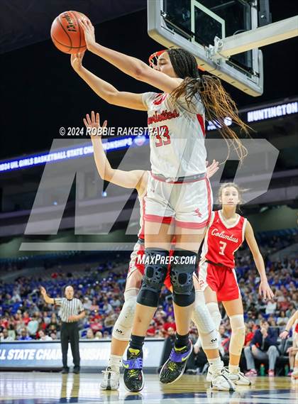 Thumbnail 2 in Huntington vs. Columbus (UIL 3A Basketball Semifinal) photogallery.
