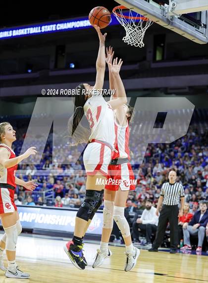 Thumbnail 1 in Huntington vs. Columbus (UIL 3A Basketball Semifinal) photogallery.