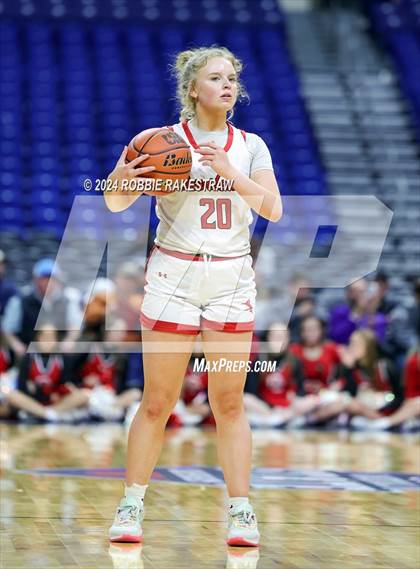 Thumbnail 3 in Huntington vs. Columbus (UIL 3A Basketball Semifinal) photogallery.