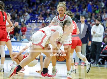 Thumbnail 3 in Huntington vs. Columbus (UIL 3A Basketball Semifinal) photogallery.