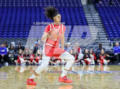 Thumbnail 2 in Huntington vs. Columbus (UIL 3A Basketball Semifinal) photogallery.