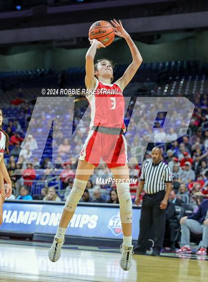 Thumbnail 3 in Huntington vs. Columbus (UIL 3A Basketball Semifinal) photogallery.