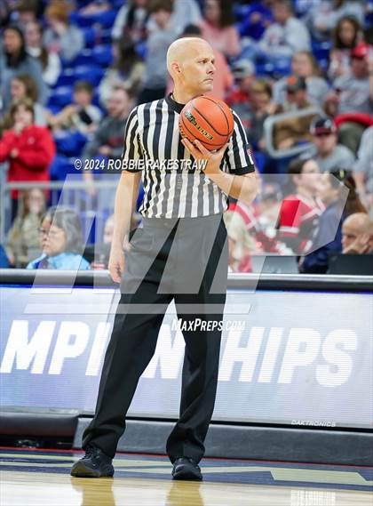 Thumbnail 2 in Huntington vs. Columbus (UIL 3A Basketball Semifinal) photogallery.