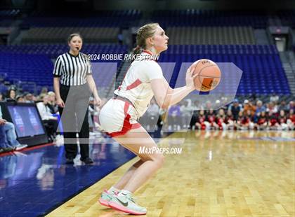 Thumbnail 2 in Huntington vs. Columbus (UIL 3A Basketball Semifinal) photogallery.