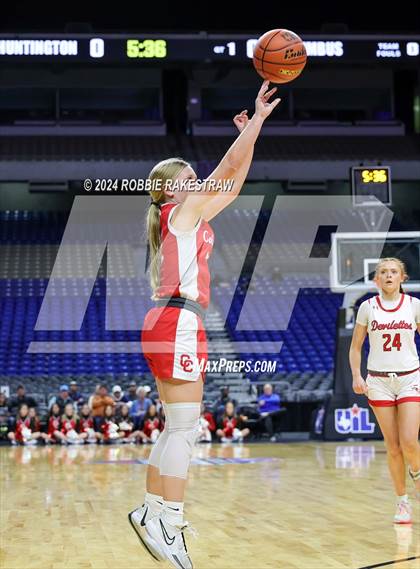 Thumbnail 3 in Huntington vs. Columbus (UIL 3A Basketball Semifinal) photogallery.